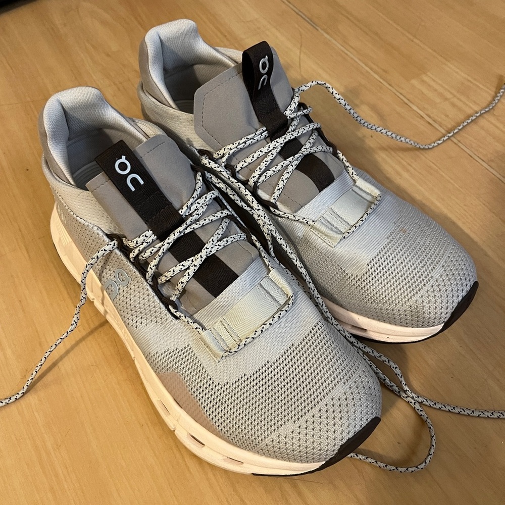 On Running Women's Gray Light Pink Athletic Shoes US 9.5